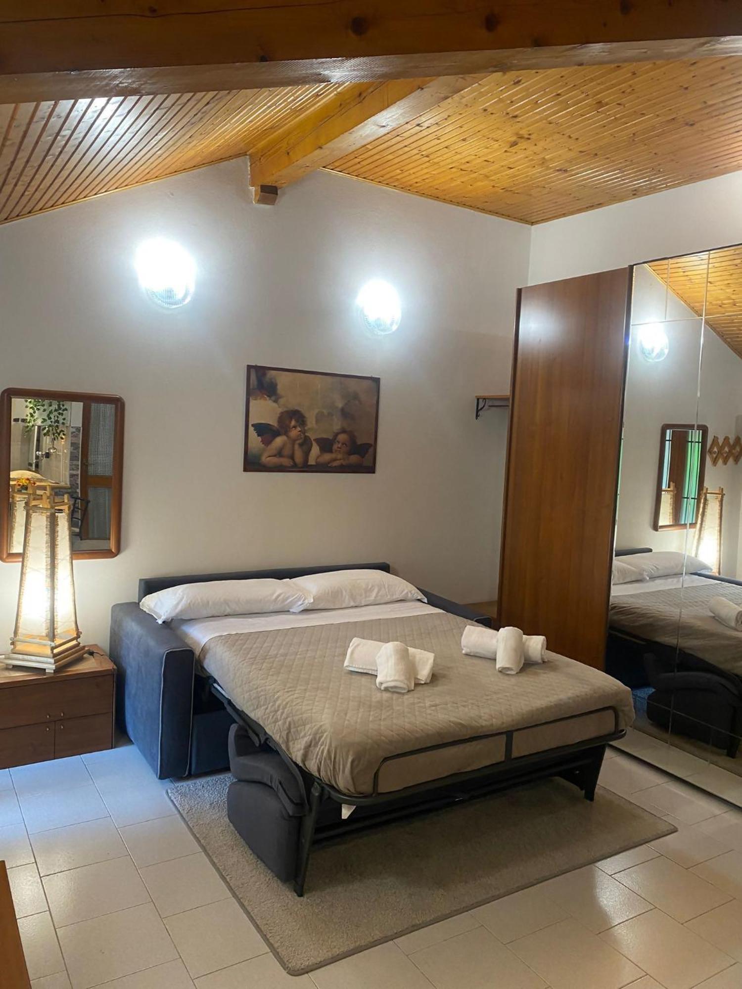 La Corte Dei Torri Loft On The Lake Oliveto Lario Exterior photo