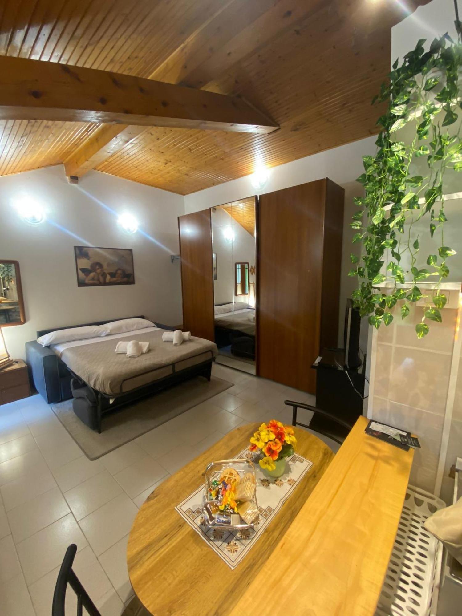La Corte Dei Torri Loft On The Lake Oliveto Lario Exterior photo