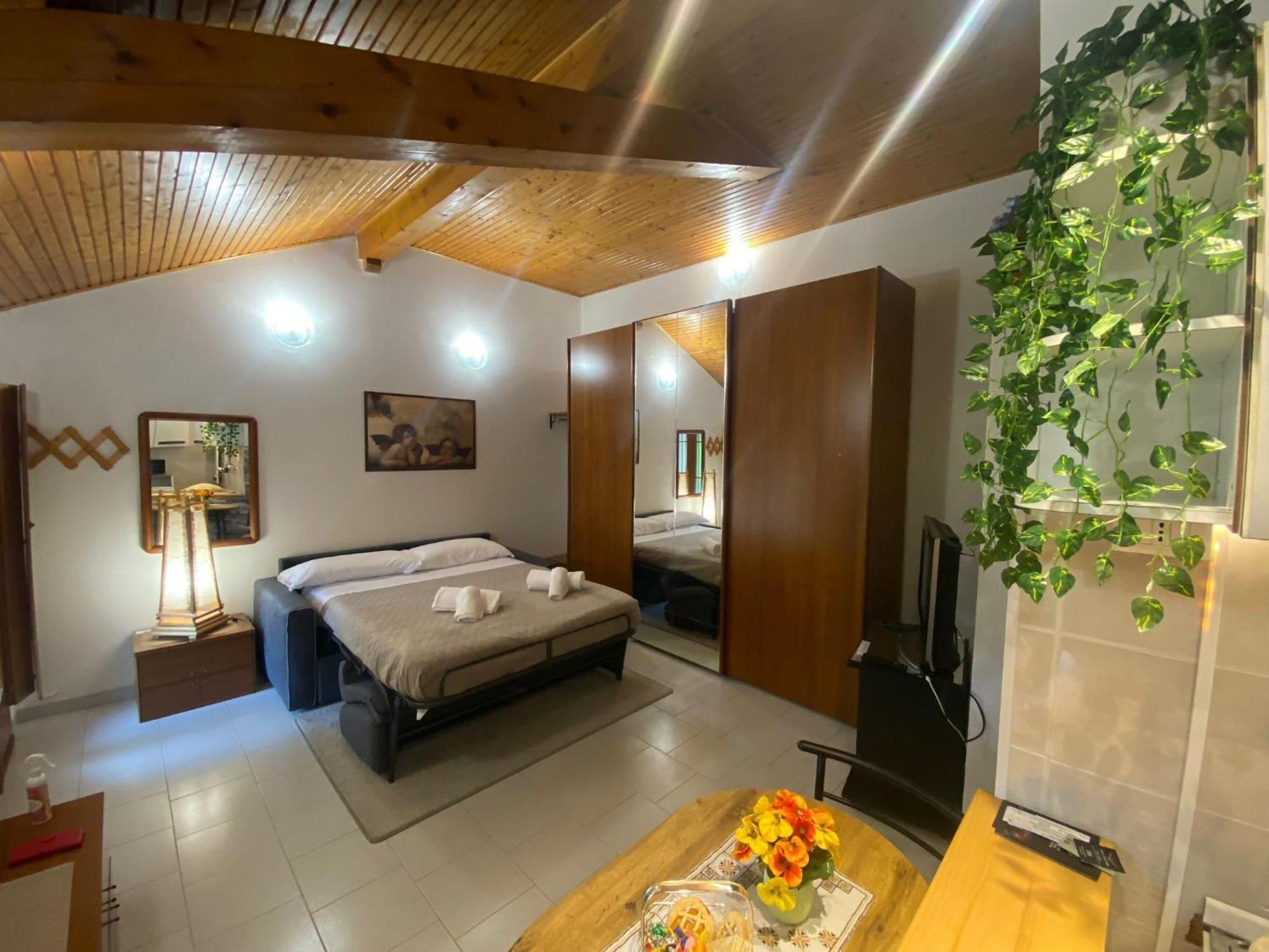 La Corte Dei Torri Loft On The Lake Oliveto Lario Exterior photo