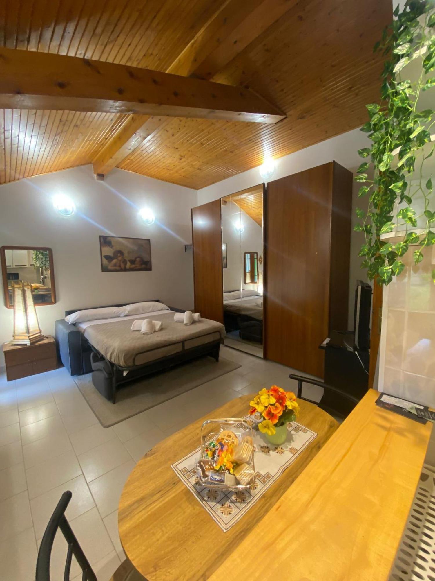 La Corte Dei Torri Loft On The Lake Oliveto Lario Exterior photo